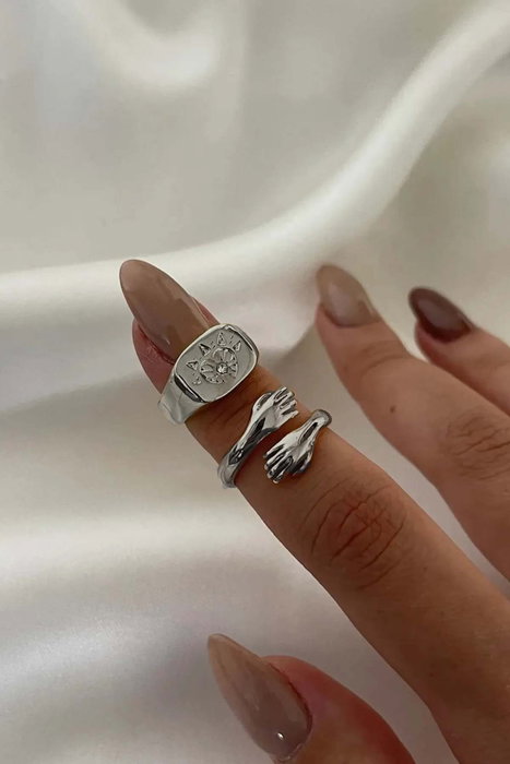 Heliophilia Silver Anillo de Zirconio en Bronce Plateado Ajustable Heliophilia Silver Anillo de Zirconio en Bronce Plateado Ajustable